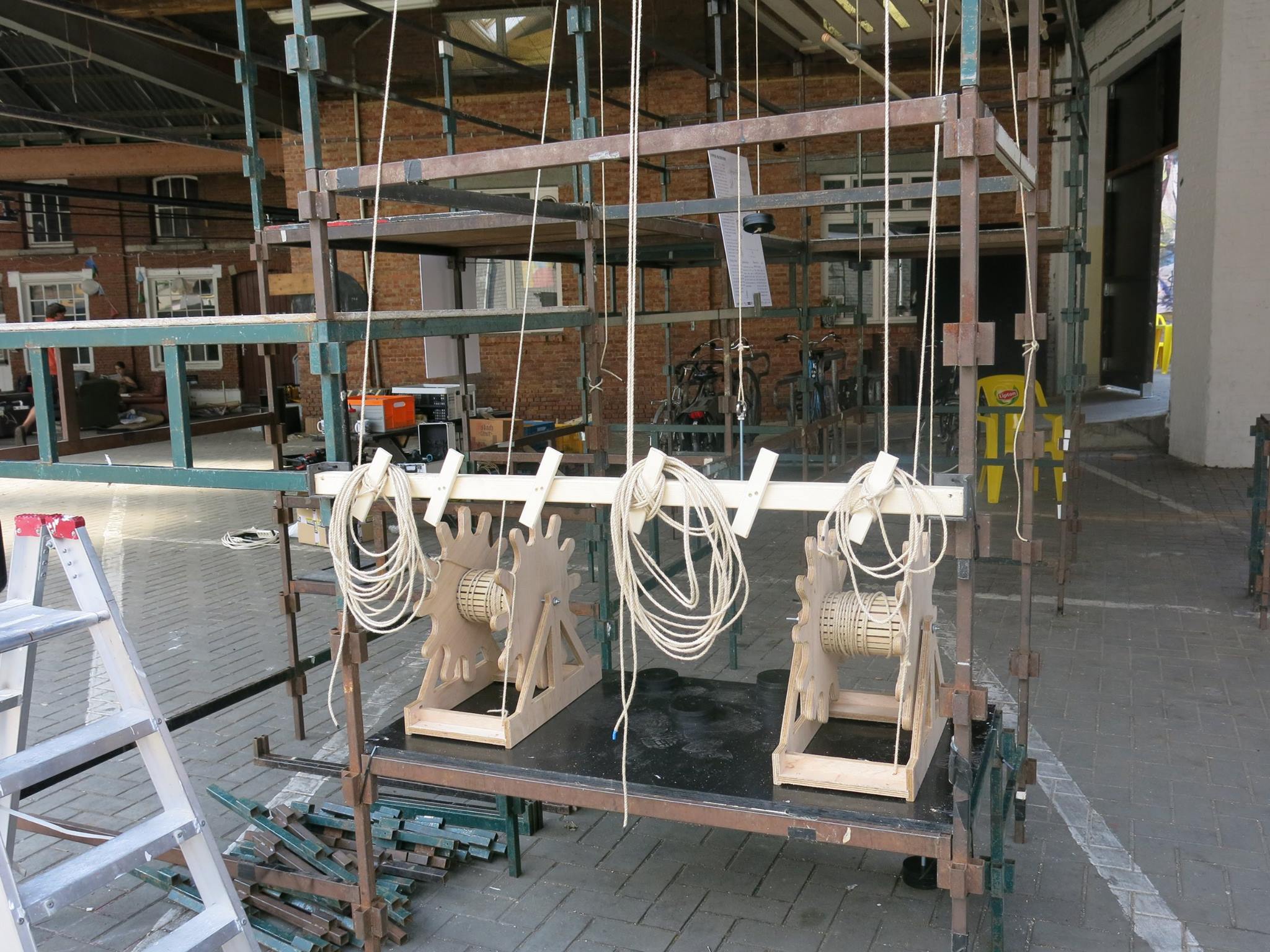File:Model Fly system.jpg